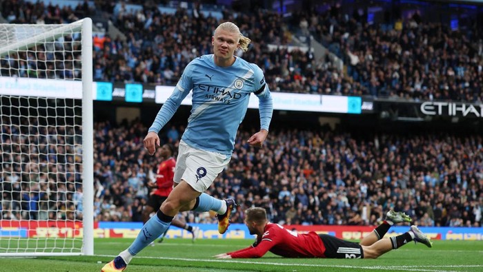 Haaland Menggila! Man City Bungkam Man United dalam Derby Panas